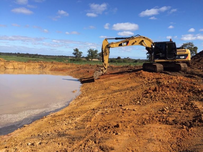 Bandana Earthmoving No job too big or small